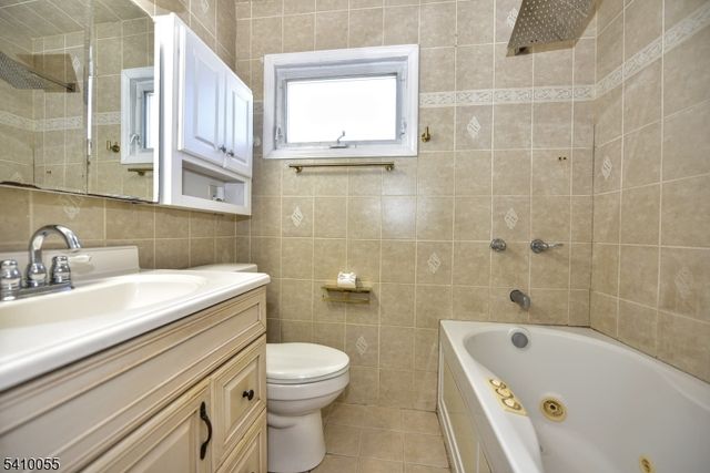 5 Bobbink Ter, East Rutherford Boro, NJ 07073