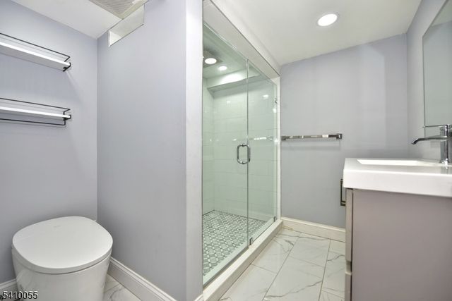 5 Bobbink Ter, East Rutherford Boro, NJ 07073