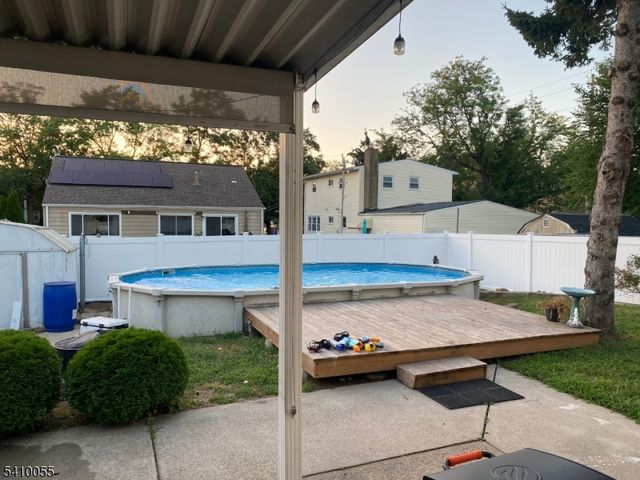 5 Bobbink Ter, East Rutherford Boro, NJ 07073