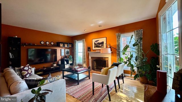 3762 CENTER WAY, Fairfax, VA 22033
