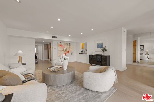 7309 E Franklin Avenue 404, Los Angeles, CA 90046