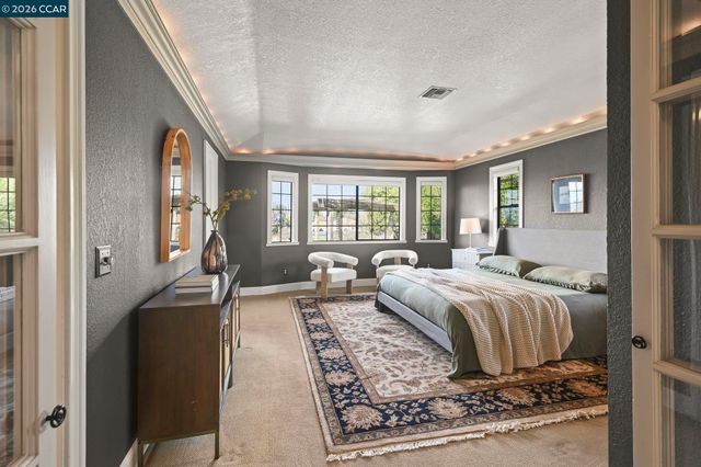 226A Nob Hill Drive, Walnut Creek, CA 94596