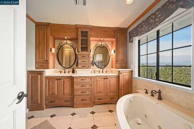 226A Nob Hill Drive, Walnut Creek, CA 94596