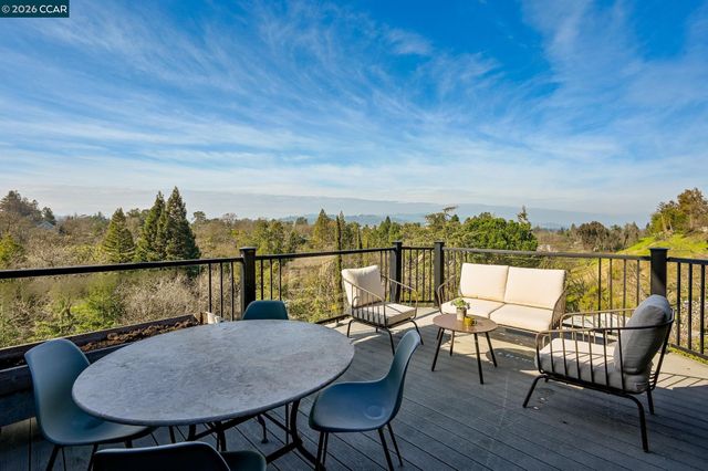 226A Nob Hill Drive, Walnut Creek, CA 94596