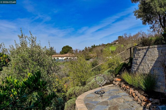 226A Nob Hill Drive, Walnut Creek, CA 94596