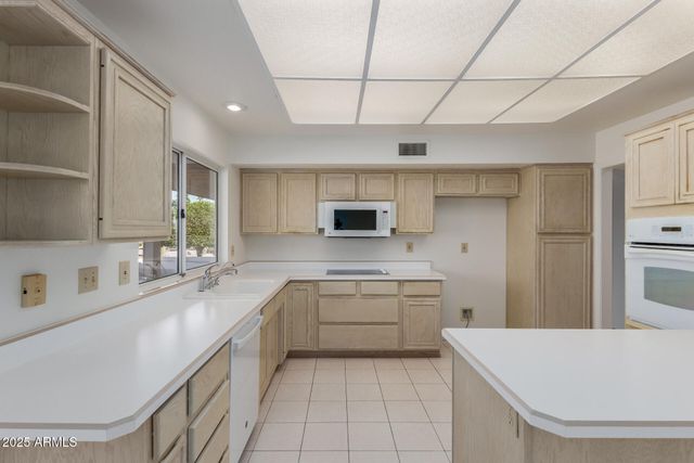 14626 W TRADING POST Drive, Sun City West, AZ 85375