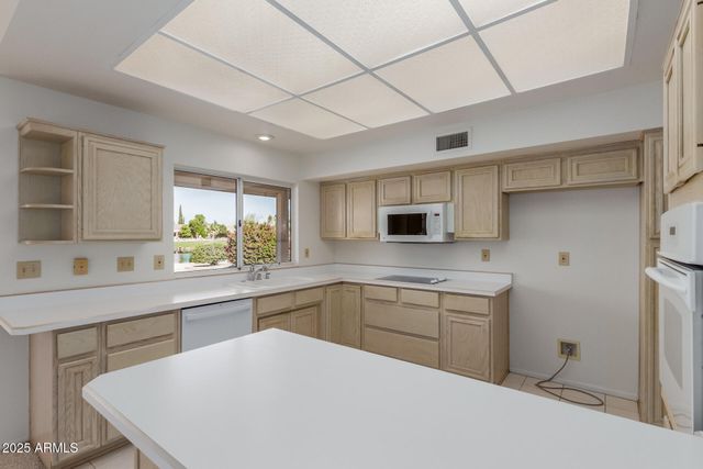 14626 W TRADING POST Drive, Sun City West, AZ 85375