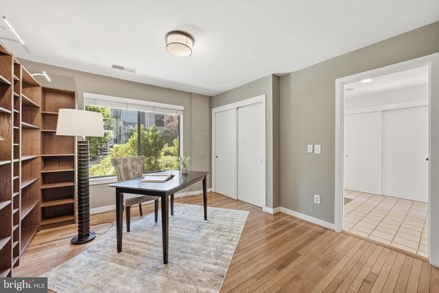 11124 GLADE DR, Reston, VA 20191