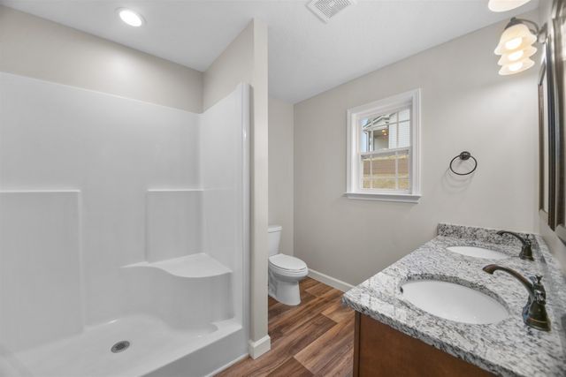 211 Daybreak Court, Wellford, SC 29385