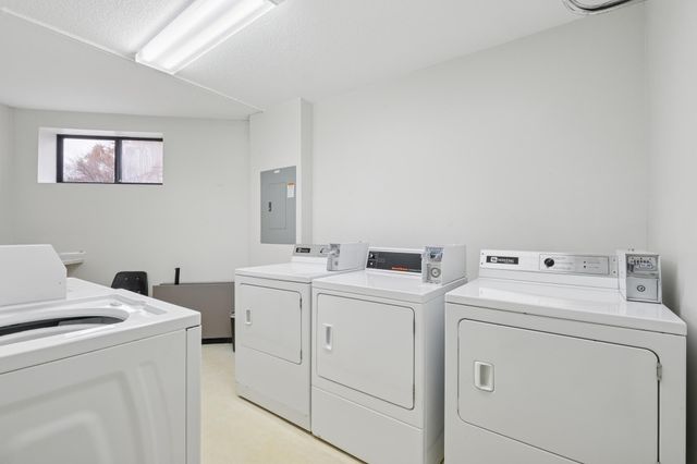 6730 Vernon Avenue S 201, Edina, MN 55436