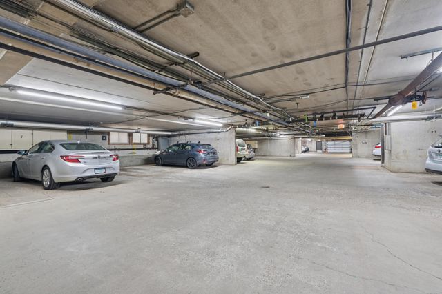 6730 Vernon Avenue S 201, Edina, MN 55436