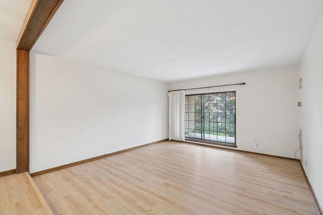 6730 Vernon Avenue S 201, Edina, MN 55436