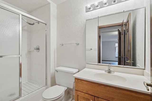 6730 Vernon Avenue S 201, Edina, MN 55436