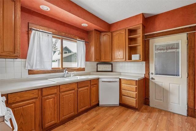210 N 4th Street, Knoxville, IA 50138