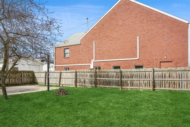 210 N 4th Street, Knoxville, IA 50138