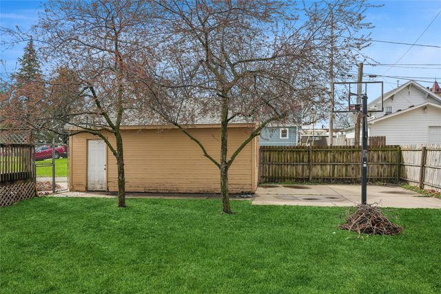 210 N 4th Street, Knoxville, IA 50138