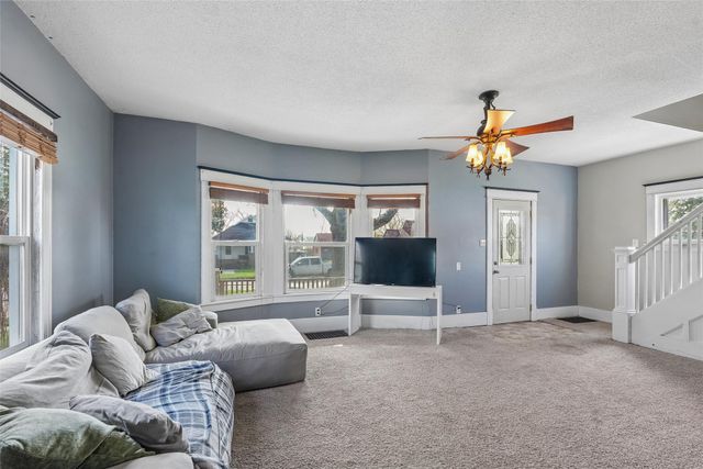 210 N 4th Street, Knoxville, IA 50138