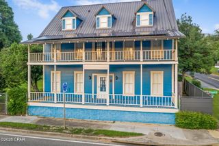 1748 Georgia Street, Alford, FL 32420