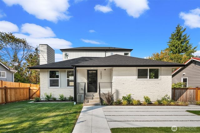2032 NE 123rd Street, Seattle, WA 98125