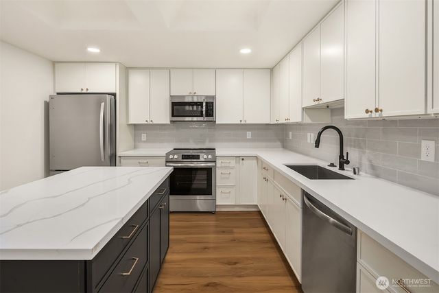 2032 NE 123rd Street, Seattle, WA 98125