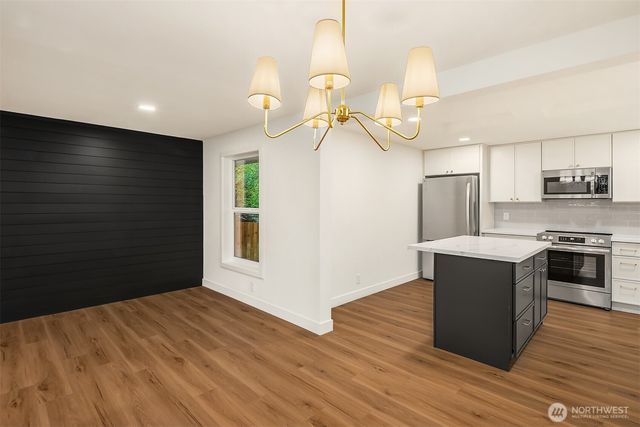 2032 NE 123rd Street, Seattle, WA 98125