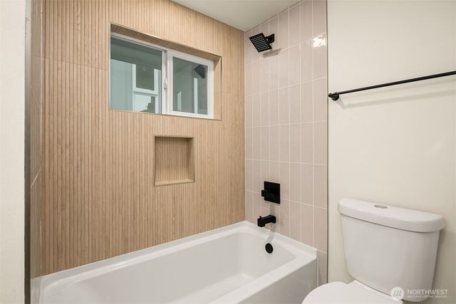 2032 NE 123rd Street, Seattle, WA 98125