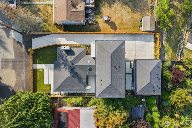 2032 NE 123rd Street, Seattle, WA 98125