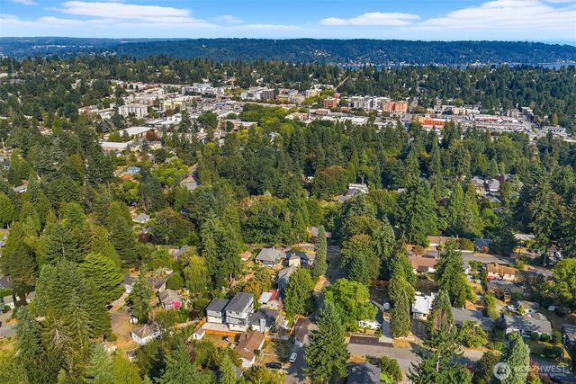 2032 NE 123rd Street, Seattle, WA 98125