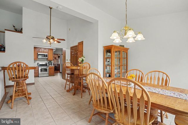 924 W TRINDLE ROAD, Mechanicsburg, PA 17055