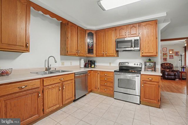 924 W TRINDLE ROAD, Mechanicsburg, PA 17055
