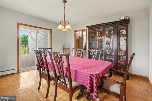 924 W TRINDLE ROAD, Mechanicsburg, PA 17055