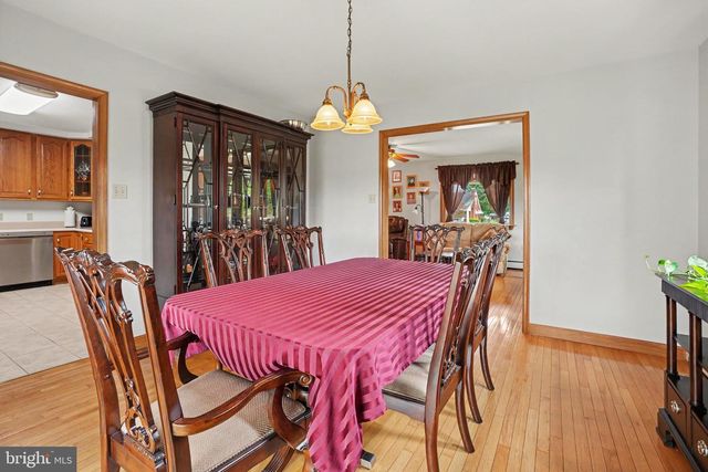 924 W TRINDLE ROAD, Mechanicsburg, PA 17055