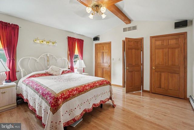 924 W TRINDLE ROAD, Mechanicsburg, PA 17055