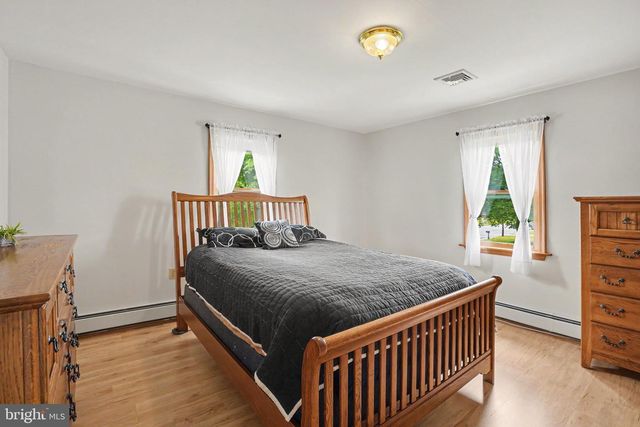924 W TRINDLE ROAD, Mechanicsburg, PA 17055