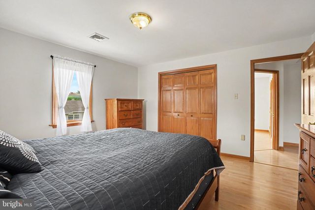 924 W TRINDLE ROAD, Mechanicsburg, PA 17055