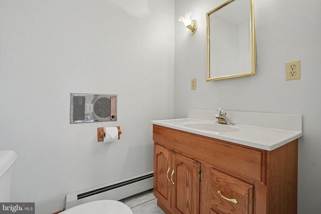 924 W TRINDLE ROAD, Mechanicsburg, PA 17055