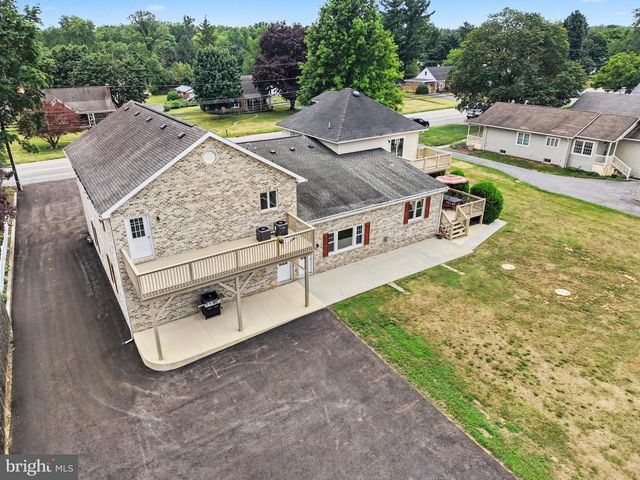 924 W TRINDLE ROAD, Mechanicsburg, PA 17055