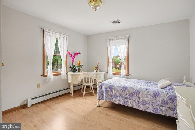 924 W TRINDLE ROAD, Mechanicsburg, PA 17055