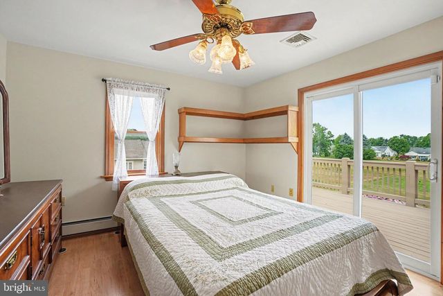 924 W TRINDLE ROAD, Mechanicsburg, PA 17055