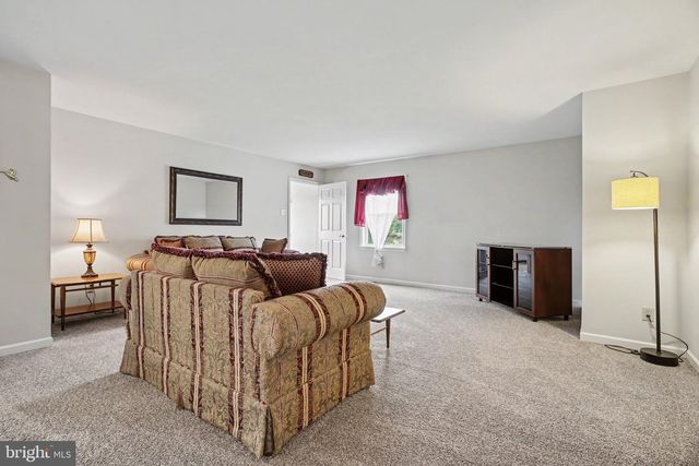 924 W TRINDLE ROAD, Mechanicsburg, PA 17055