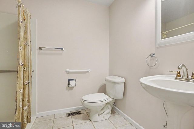 924 W TRINDLE ROAD, Mechanicsburg, PA 17055