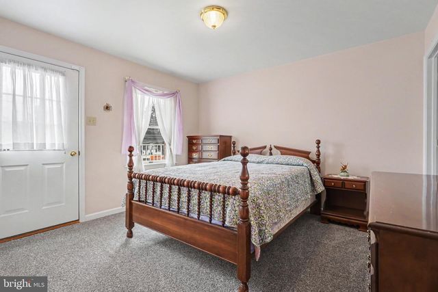 924 W TRINDLE ROAD, Mechanicsburg, PA 17055