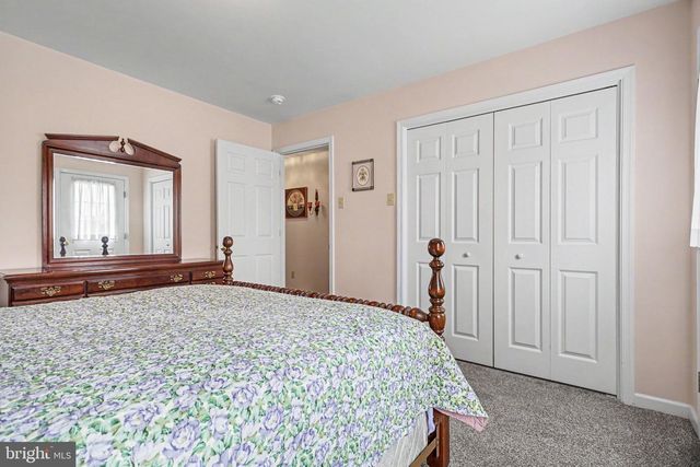 924 W TRINDLE ROAD, Mechanicsburg, PA 17055