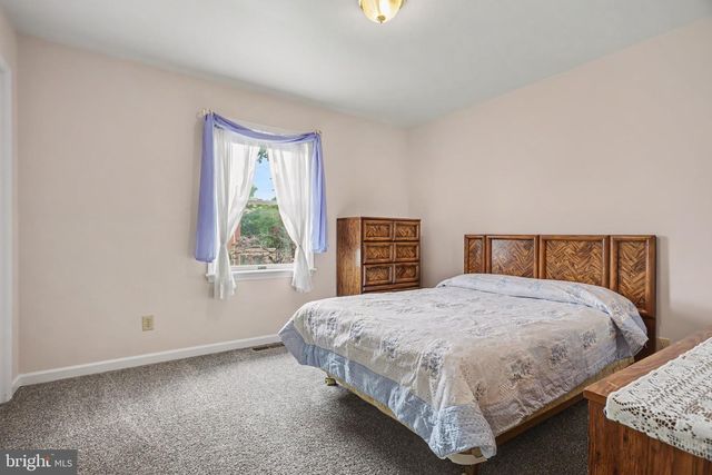 924 W TRINDLE ROAD, Mechanicsburg, PA 17055