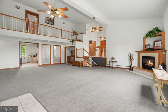 924 W TRINDLE ROAD, Mechanicsburg, PA 17055