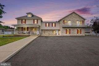 924 W TRINDLE ROAD, Mechanicsburg, PA 17055