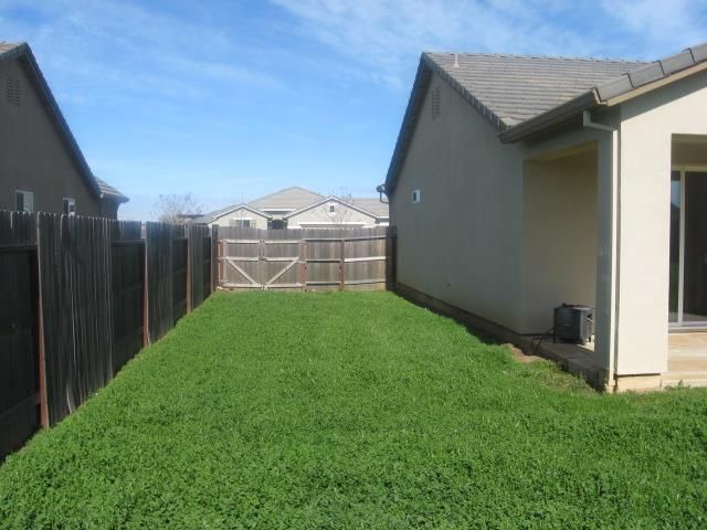 1810 St Croix Ct, Plumas Lake, CA 95961