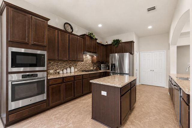4329 S Meridian Greens Drive, Dickinson, TX 77539