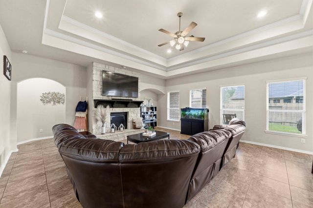 4329 S Meridian Greens Drive, Dickinson, TX 77539