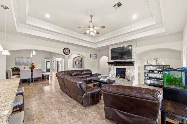 4329 S Meridian Greens Drive, Dickinson, TX 77539